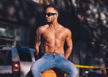 Introducing social media influencer, On Mekahel