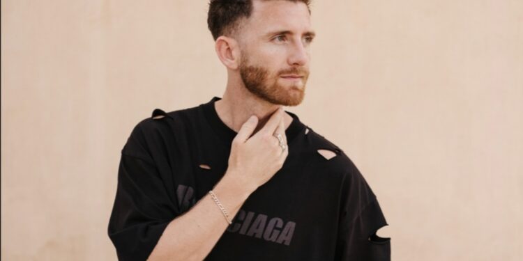 Q&A with UK singer-songwriter Jack Hawitt
