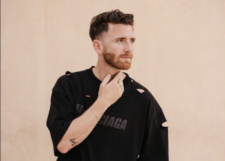 Q&A with UK singer-songwriter Jack Hawitt