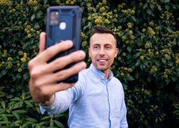 How to take the perfect picture for internet dating
