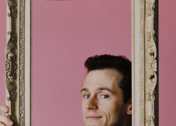 Lucas O’Neill: Emotional Man – Review