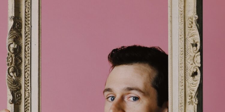 Lucas O’Neill: Emotional Man – Review