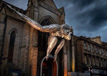 The Gibbon Speaks – Entertainment Now Exclusive!