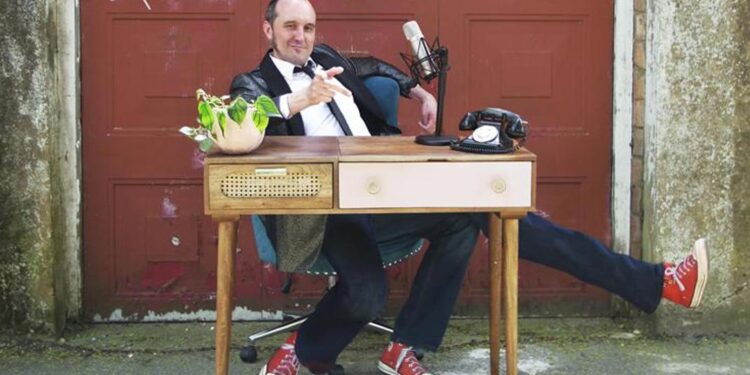 REVIEW: Phil Ellis’s Excellent Comedy Show – The Stand