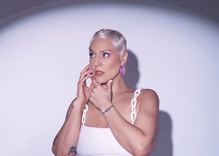 Music: Alanna Royale – R&B Track Inspired by Lockdown