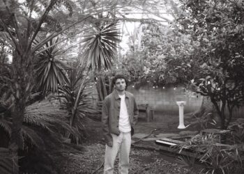 Music: Jeffers Insley Returns With Haunting Piano Ballad ‘Honey’ — A Dream-Laced Meditation on Intimacy and Loss