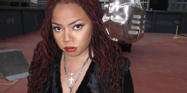 Music: Holymami: Trap Theresa