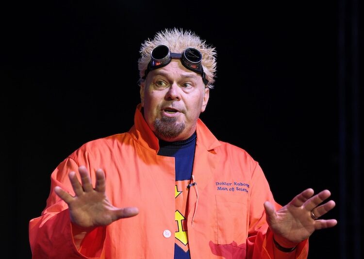 Ghosts, Explosions and Giant Balloons – Kids Stuff at the Fringe