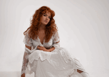 Music: Chloë Wilson: Broken Me