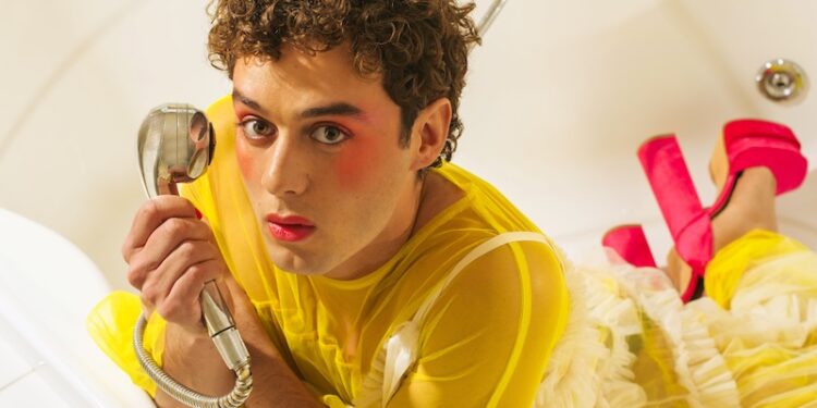 Ooh La La! Cabaret Delights A Plenty