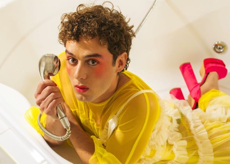 Ooh La La! Cabaret Delights A Plenty