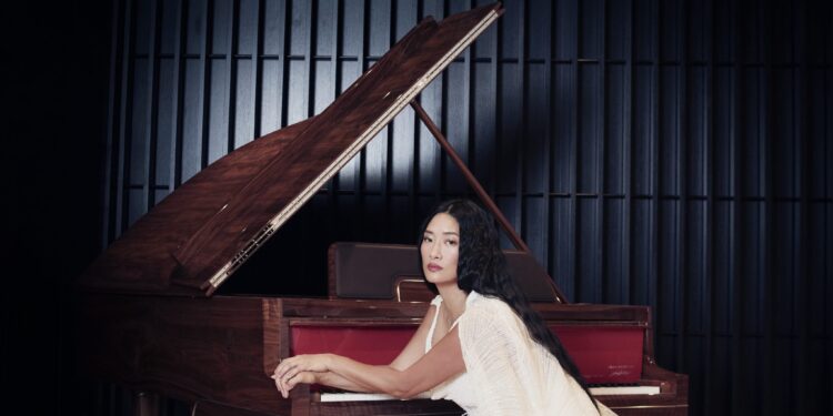Chloe Flower releases first holiday album honouring classical female composers  