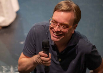 Edfringe Comedy Review: Moments of Connection With a Smile